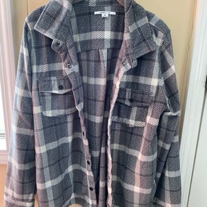 Womens fleece shacket size xl.